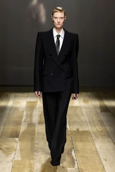 Look 2
